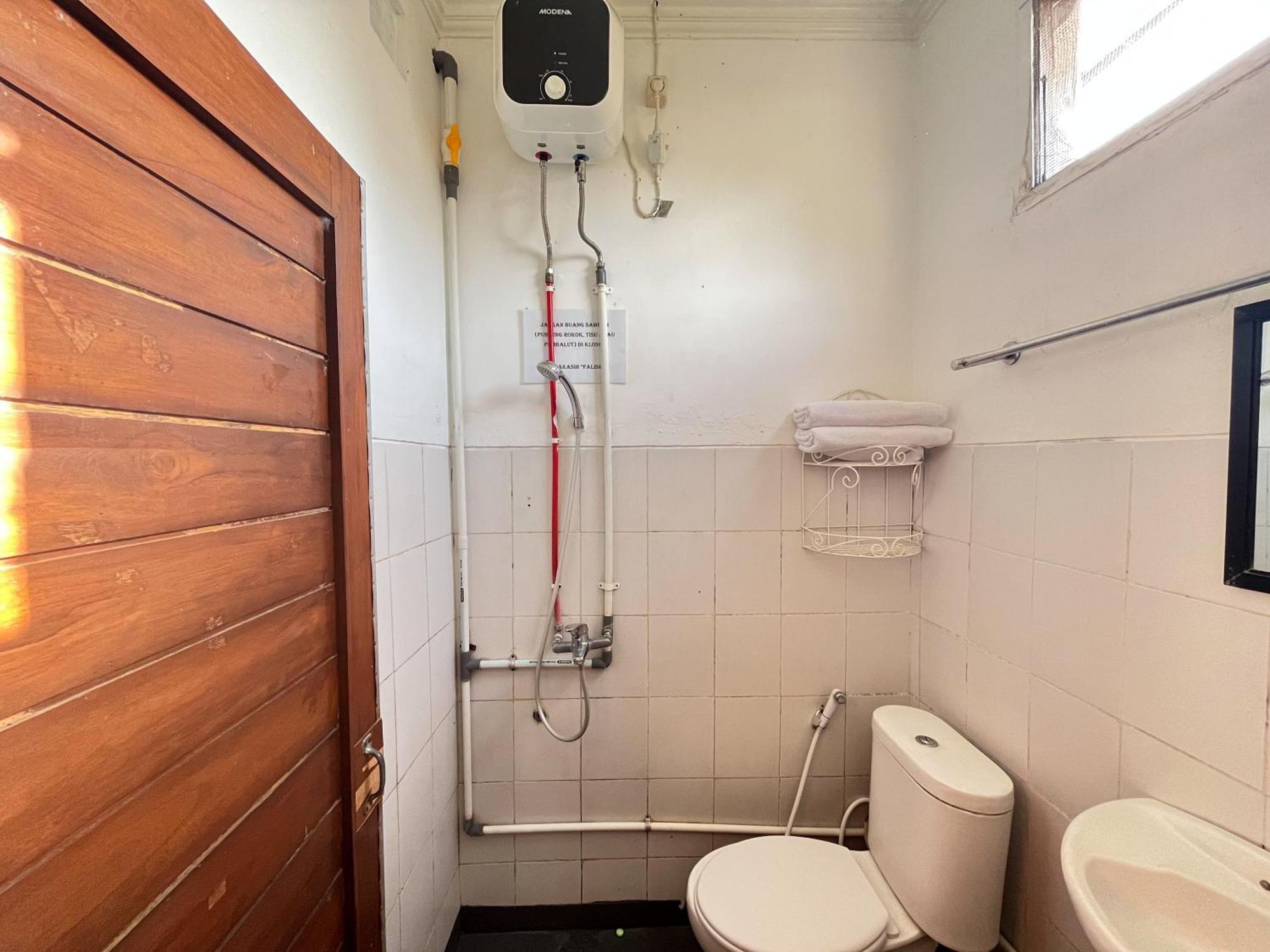 Reddoorz Syariah At Falisha Umy Ngabean Eksteriør billede